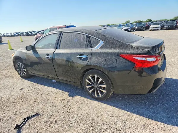 1N4AL3AP1HC118485 2017 NISSAN ALTIMA - Image 2
