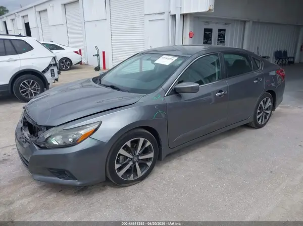 1N4AL3AP1HC118678 2017 NISSAN ALTIMA - Image 2