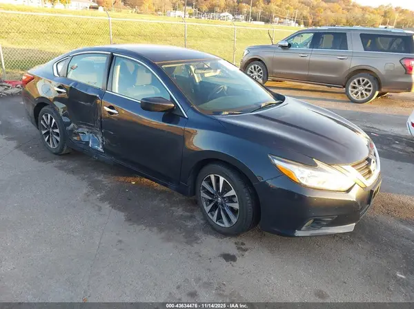 1N4AL3AP1HC122522 2017 NISSAN ALTIMA - Image 1