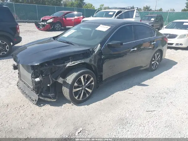 1N4AL3AP1HC124562 2017 NISSAN ALTIMA - Image 2