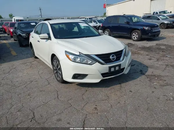1N4AL3AP1HC126067 2017 NISSAN ALTIMA - Image 1