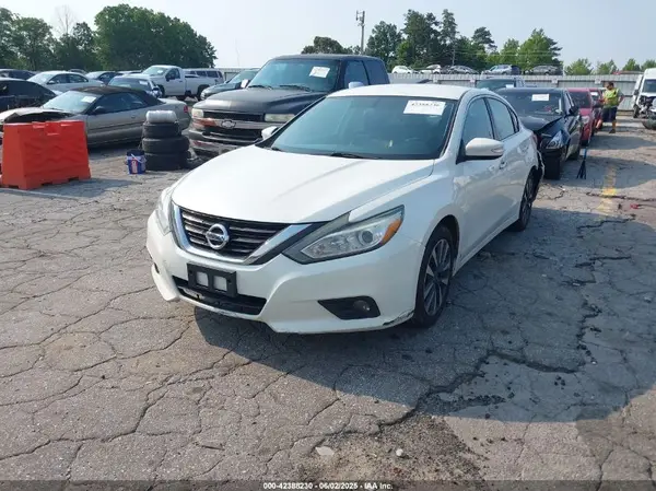 1N4AL3AP1HC126067 2017 NISSAN ALTIMA - Image 2