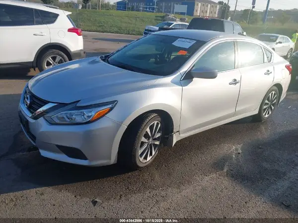 1N4AL3AP1HC128255 2017 NISSAN ALTIMA - Image 2