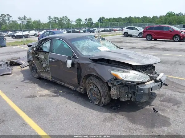 1N4AL3AP1HC134623 2017 NISSAN ALTIMA - Image 1