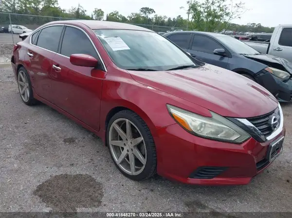 1N4AL3AP1HC135612 2017 NISSAN ALTIMA - Image 1