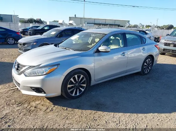 1N4AL3AP1HC136856 2017 NISSAN ALTIMA - Image 2