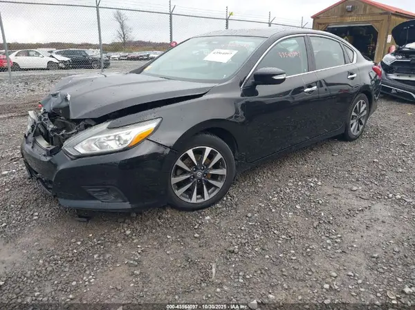 1N4AL3AP1HC137750 2017 NISSAN ALTIMA - Image 2