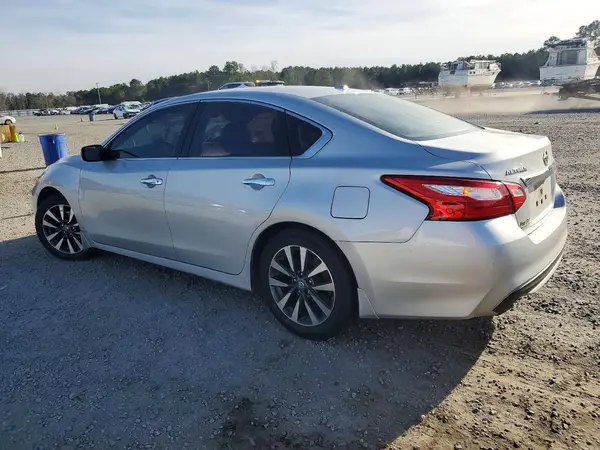 1N4AL3AP1HC137912 2017 NISSAN ALTIMA - Image 2