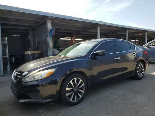 1N4AL3AP1HC143399 2017 NISSAN ALTIMA - Image 1