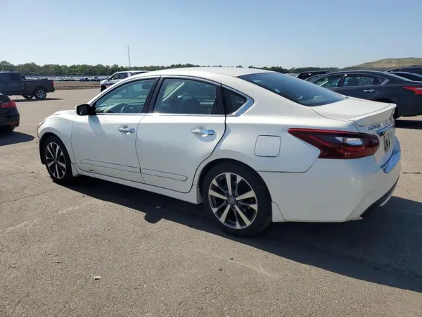 1N4AL3AP1HC145184 2017 NISSAN ALTIMA - Image 2