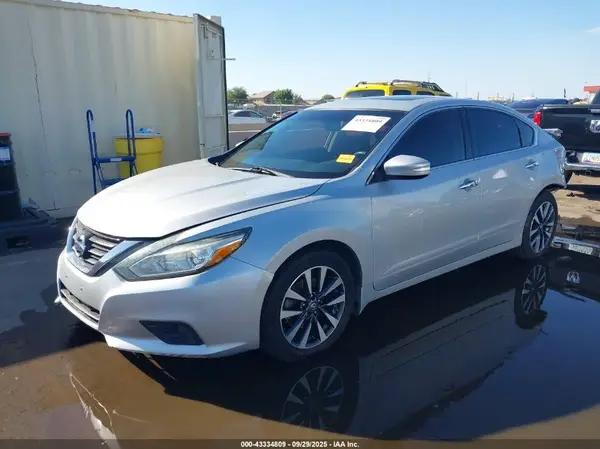 1N4AL3AP1HC157402 2017 NISSAN ALTIMA - Image 2