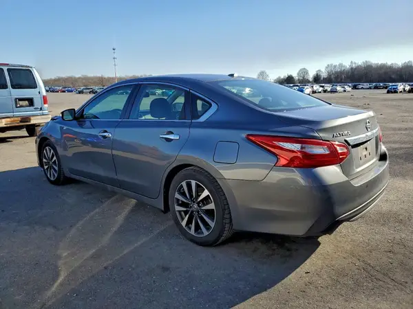 1N4AL3AP1HC161143 2017 NISSAN ALTIMA - Image 2