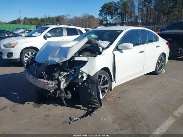 1N4AL3AP1HC161563 2017 NISSAN ALTIMA - Image 2
