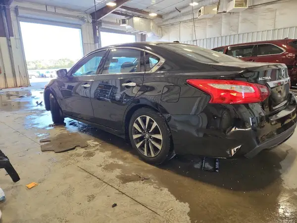 1N4AL3AP1HC169596 2017 NISSAN ALTIMA - Image 2