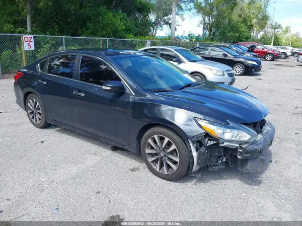 1N4AL3AP1HC170246 2017 NISSAN ALTIMA - Image 1