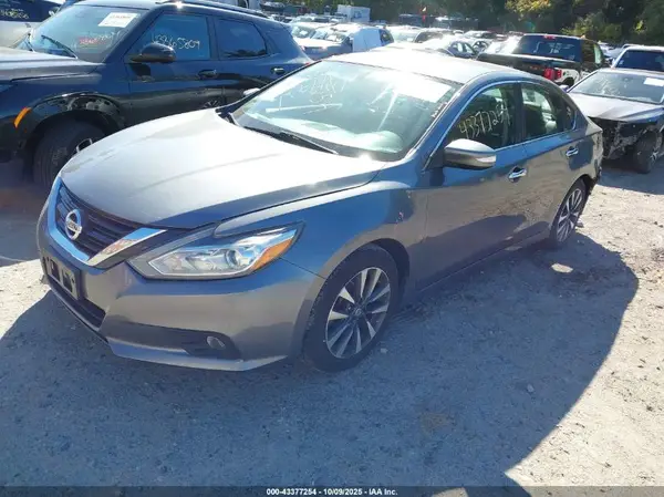 1N4AL3AP1HC171266 2017 NISSAN ALTIMA - Image 2