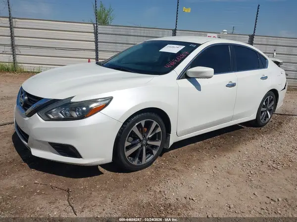 1N4AL3AP1HC172773 2017 NISSAN ALTIMA - Image 2