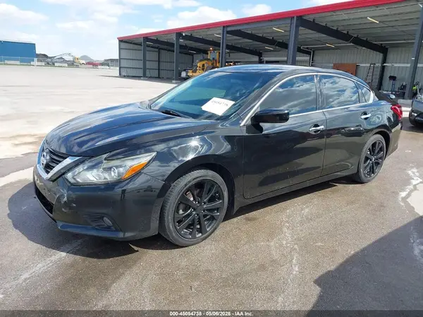 1N4AL3AP1HC175477 2017 NISSAN ALTIMA - Image 2