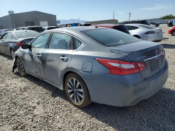 1N4AL3AP1HC176869 2017 NISSAN ALTIMA - Image 2