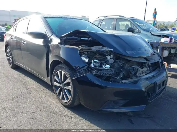 1N4AL3AP1HC177651 2017 NISSAN ALTIMA - Image 1