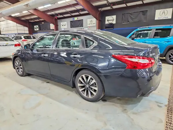 1N4AL3AP1HC194594 2017 NISSAN ALTIMA - Image 2