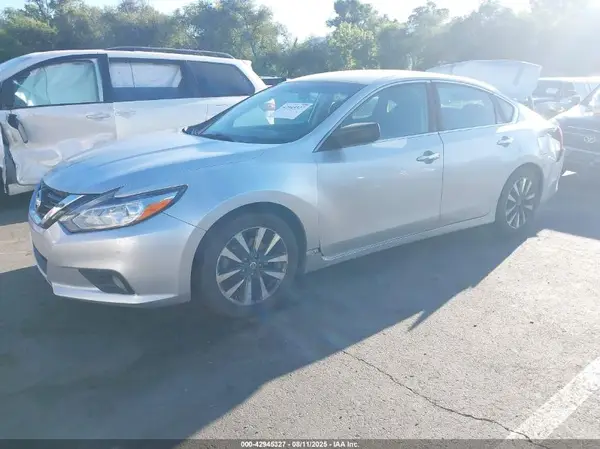 1N4AL3AP1HC194983 2017 NISSAN ALTIMA - Image 2