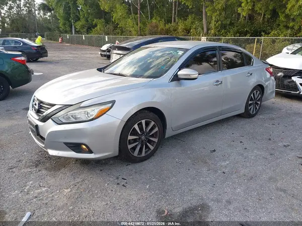 1N4AL3AP1HC195714 2017 NISSAN ALTIMA - Image 2