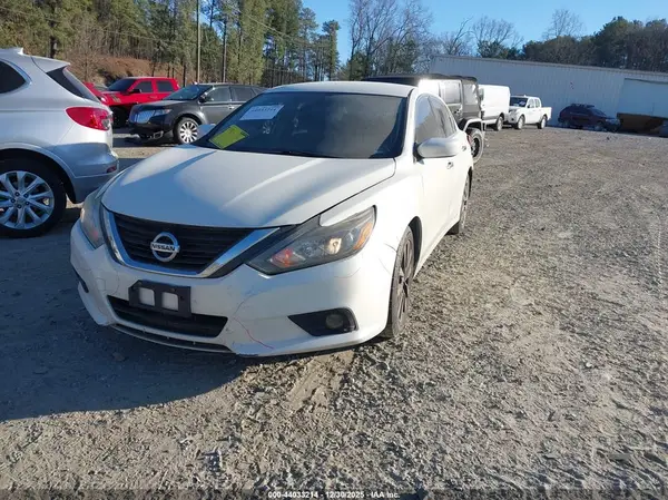 1N4AL3AP1HC197981 2017 NISSAN ALTIMA - Image 2