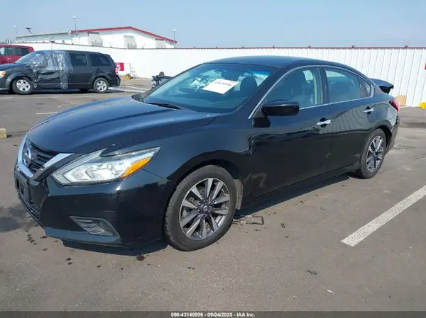 1N4AL3AP1HC199584 2017 NISSAN ALTIMA - Image 2
