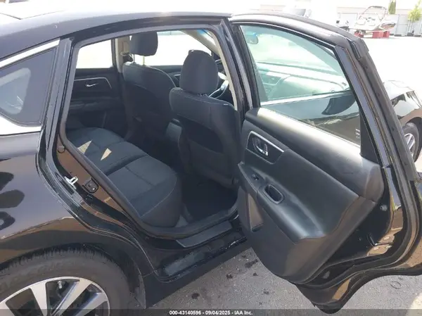 1N4AL3AP1HC199584 2017 NISSAN ALTIMA - Image 8