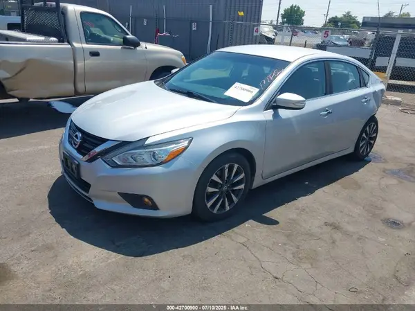 1N4AL3AP1HC204704 2017 NISSAN ALTIMA - Image 2