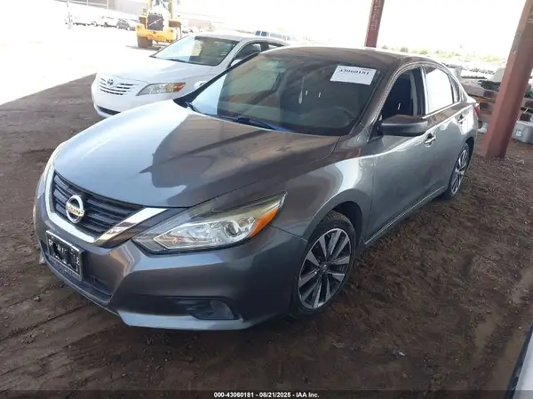 1N4AL3AP1HC205125 2017 NISSAN ALTIMA - Image 2