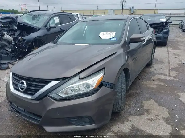 1N4AL3AP1HC211443 2017 NISSAN ALTIMA - Image 2