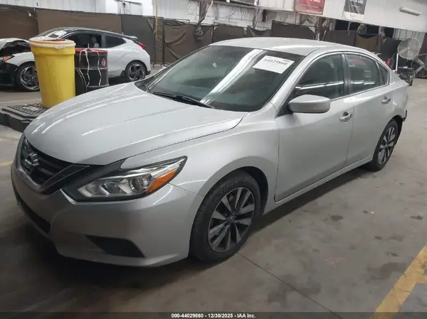 1N4AL3AP1HC218909 2017 NISSAN ALTIMA - Image 2