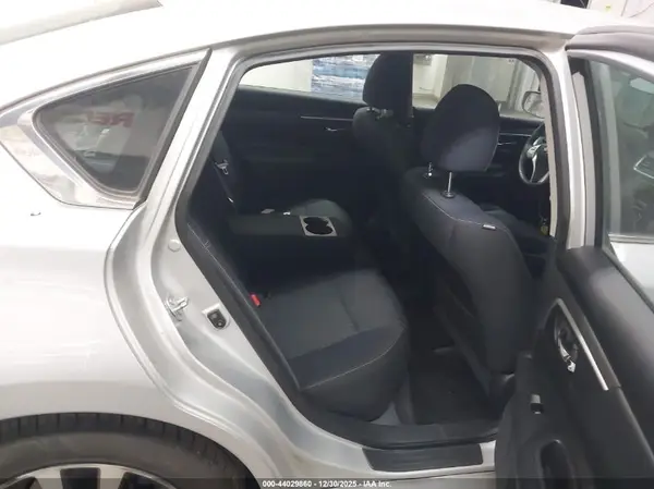 1N4AL3AP1HC218909 2017 NISSAN ALTIMA - Image 8