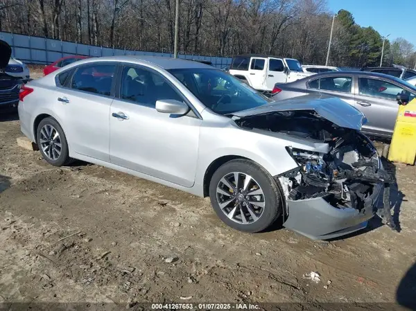 1N4AL3AP1HC220756 2017 NISSAN ALTIMA - Image 1