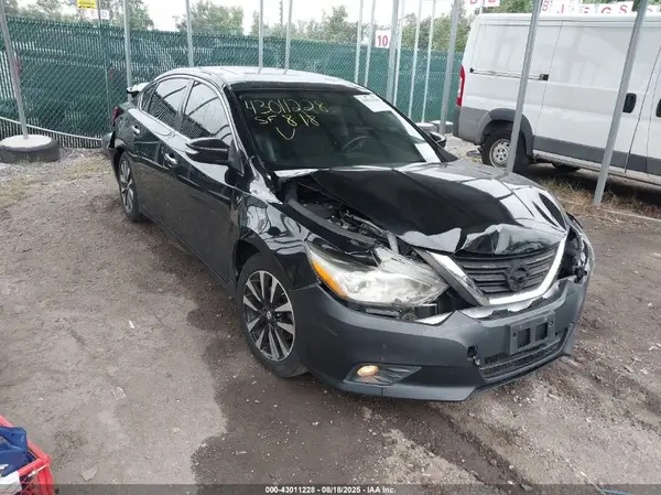 1N4AL3AP1HC230266 2017 NISSAN ALTIMA - Image 1