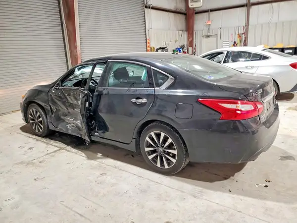 1N4AL3AP1HC232762 2017 NISSAN ALTIMA - Image 2
