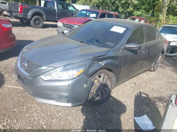 1N4AL3AP1HC235676 2017 NISSAN ALTIMA - Image 2