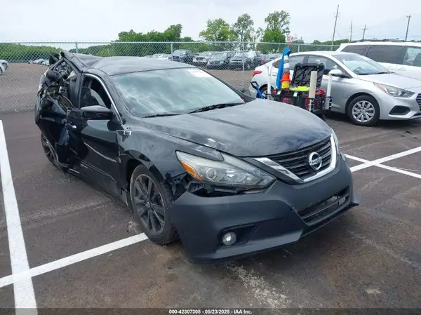 1N4AL3AP1HC236617 2017 NISSAN ALTIMA - Image 1