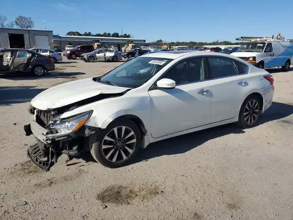 1N4AL3AP1HC237167 2017 NISSAN ALTIMA - Image 1
