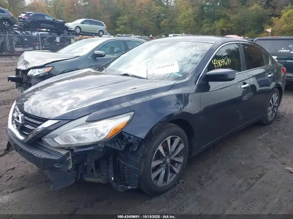 1N4AL3AP1HC250372 2017 NISSAN ALTIMA - Image 2