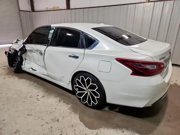 1N4AL3AP1HC253479 2017 NISSAN ALTIMA - Image 2