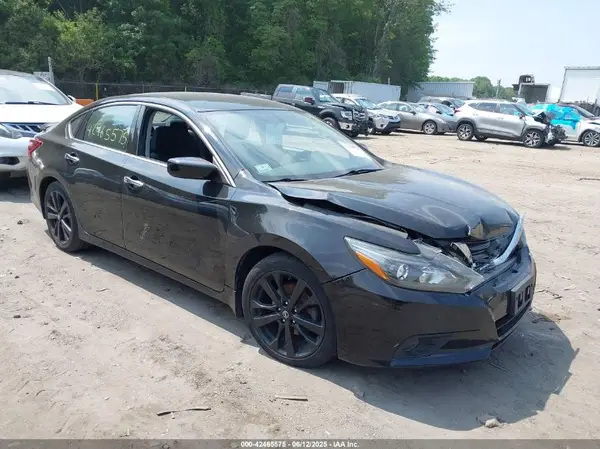 1N4AL3AP1HC254020 2017 NISSAN ALTIMA - Image 1