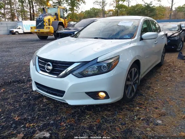 1N4AL3AP1HC255264 2017 NISSAN ALTIMA - Image 2