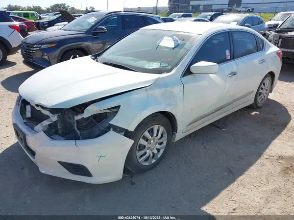 1N4AL3AP1HC256205 2017 NISSAN ALTIMA - Image 2