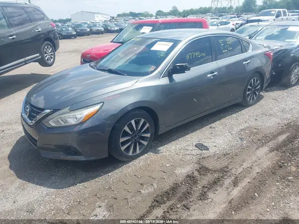 1N4AL3AP1HC263168 2017 NISSAN ALTIMA - Image 2