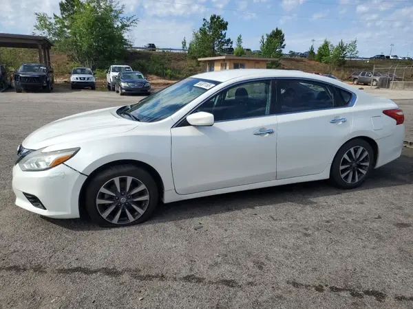 1N4AL3AP1HC263624 2017 NISSAN ALTIMA - Image 1