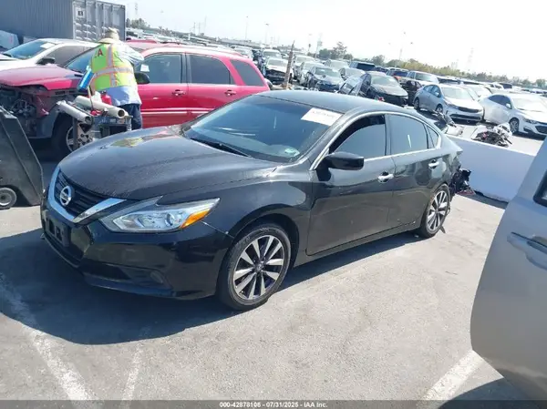 1N4AL3AP1HC267933 2017 NISSAN ALTIMA - Image 2