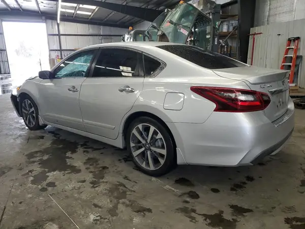 1N4AL3AP1HC270282 2017 NISSAN ALTIMA - Image 2